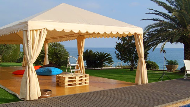 Alquiler de carpas para eventos para protegerse del sol al aire libre